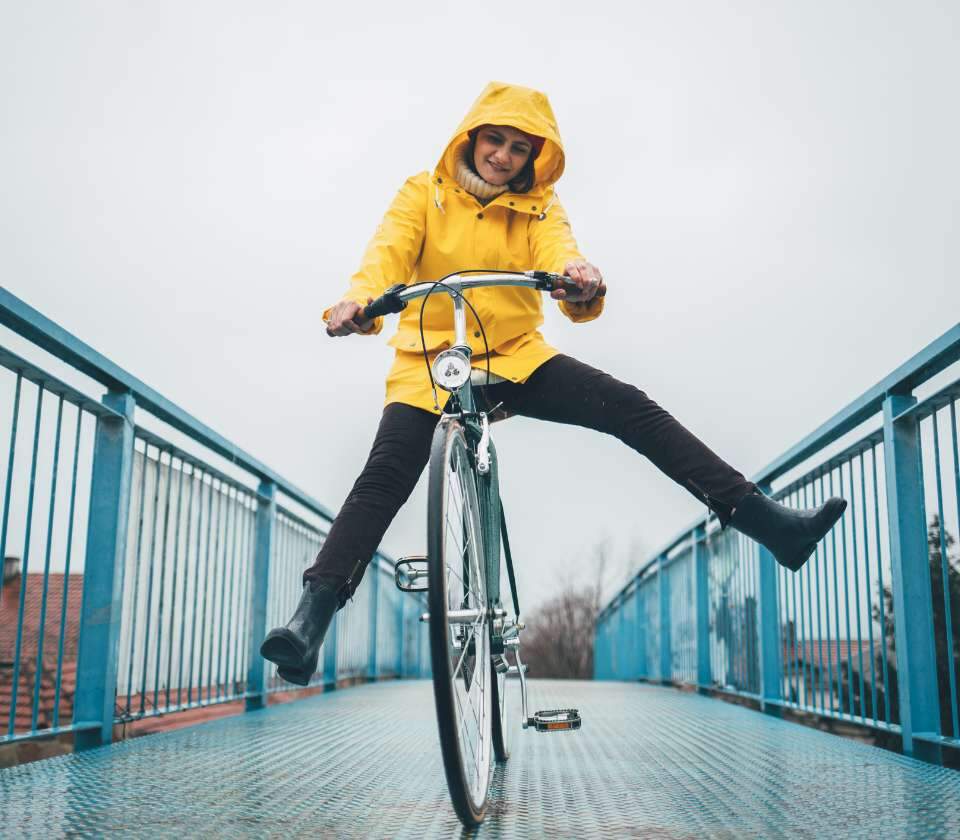 Fietsen in de regen 9 tips om droog te blijven A.S.Adventure