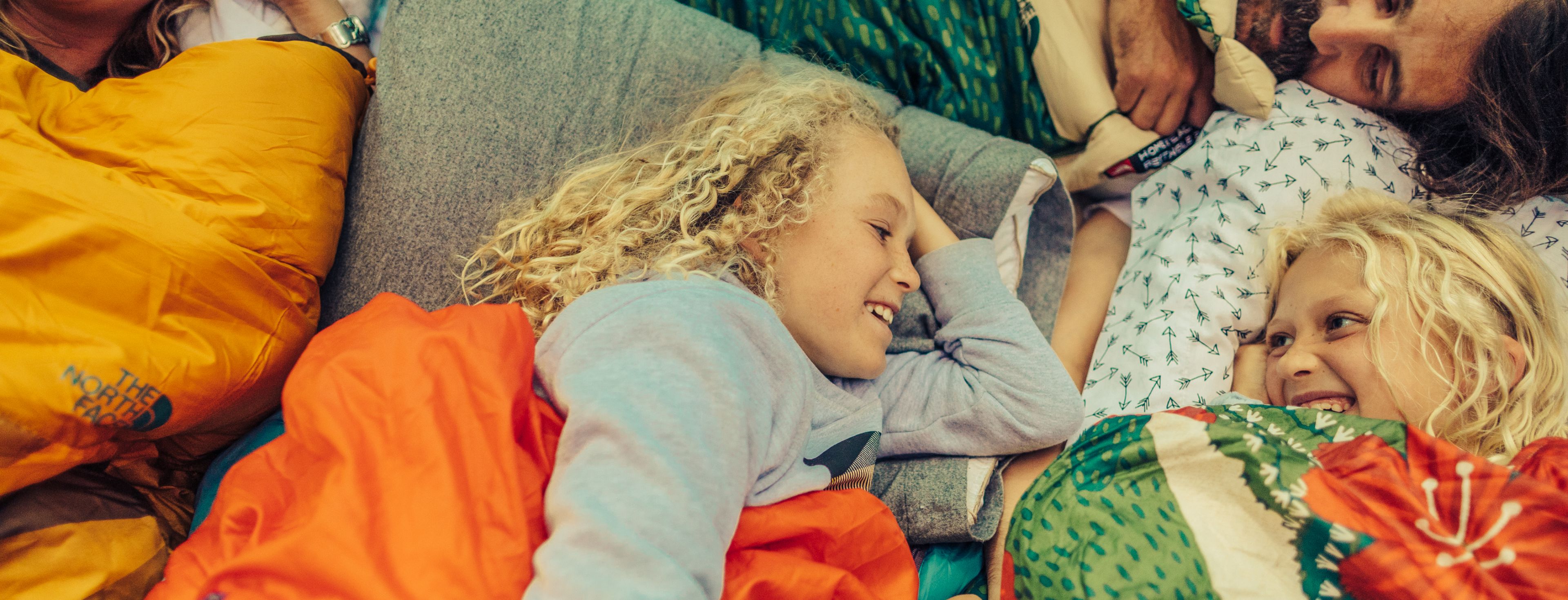 Votre enfant part en camp ? Voici comment choisir le meilleur sac de couchage