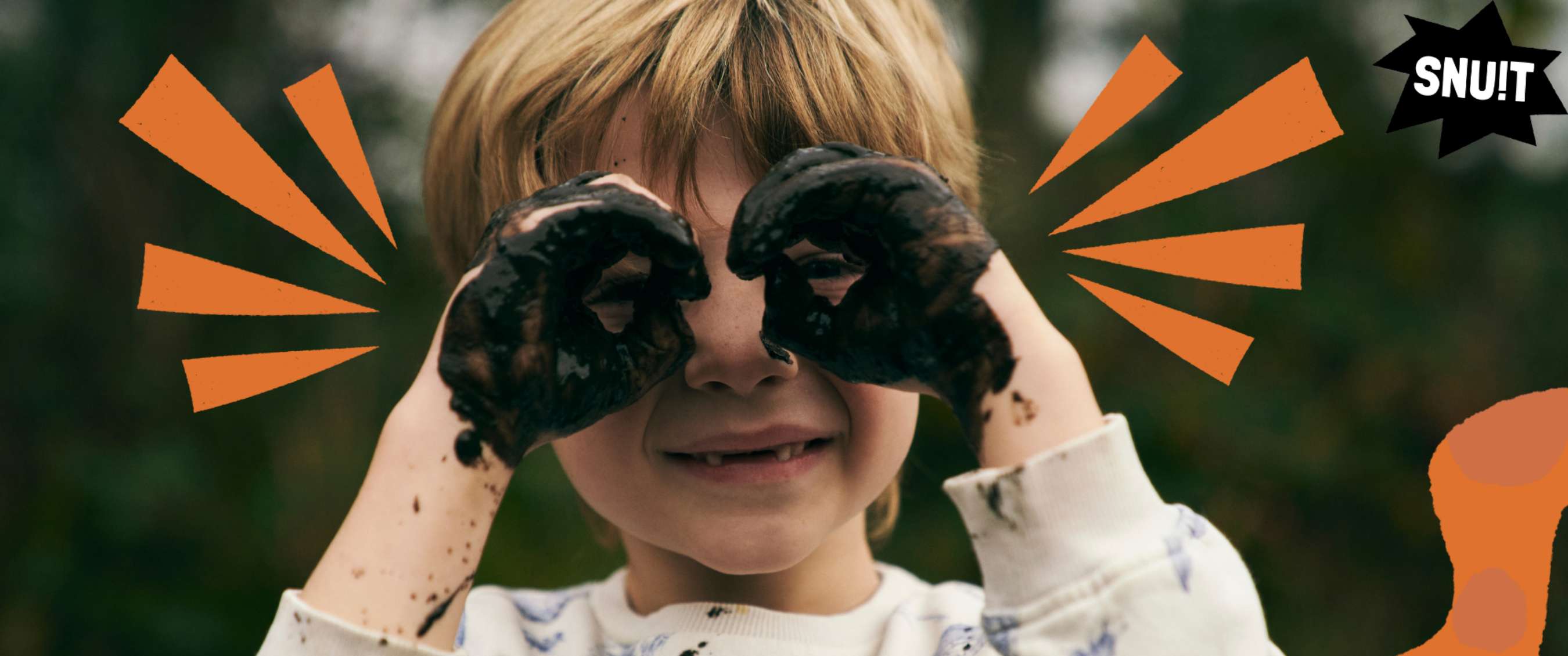 Twee beelden: mist trekt door een rotsachtig berglandschap; koe staat in een weide met bomen.