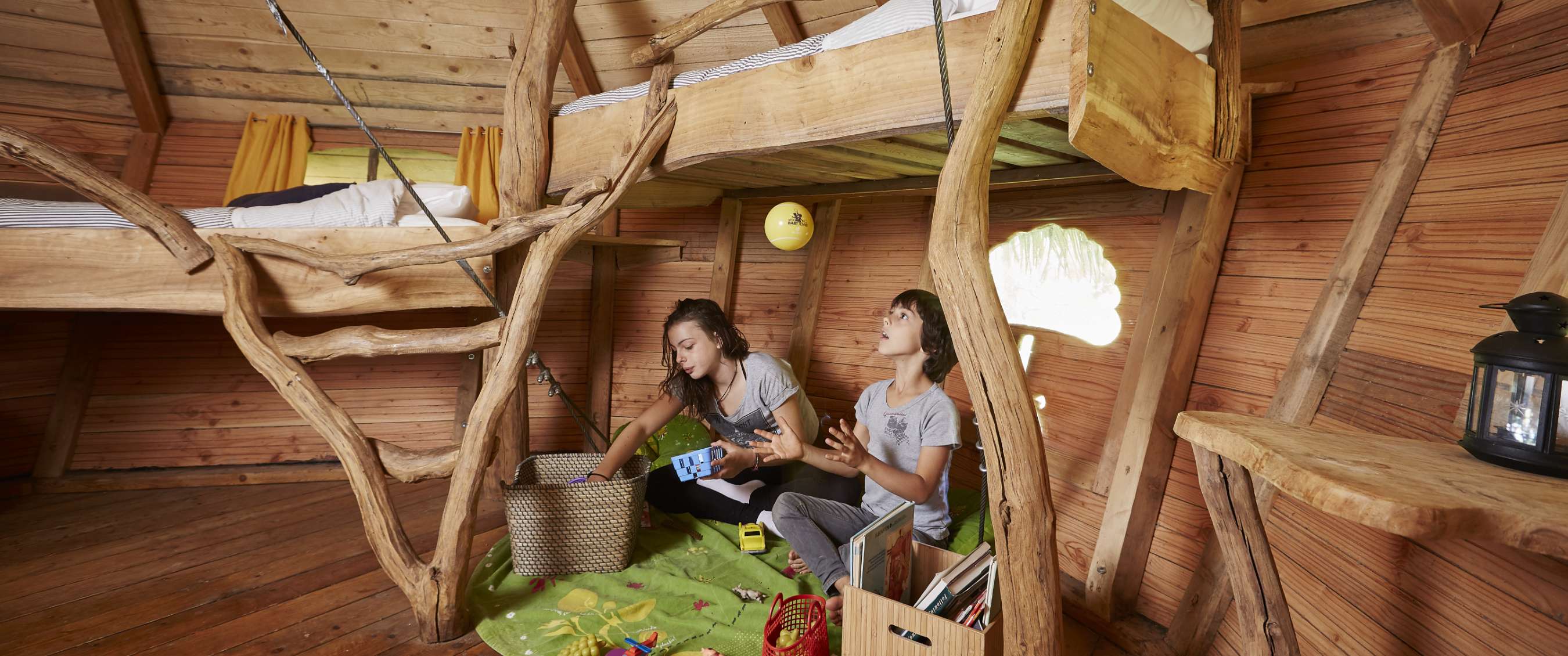 Cabane dans les arbres le Chêne fou