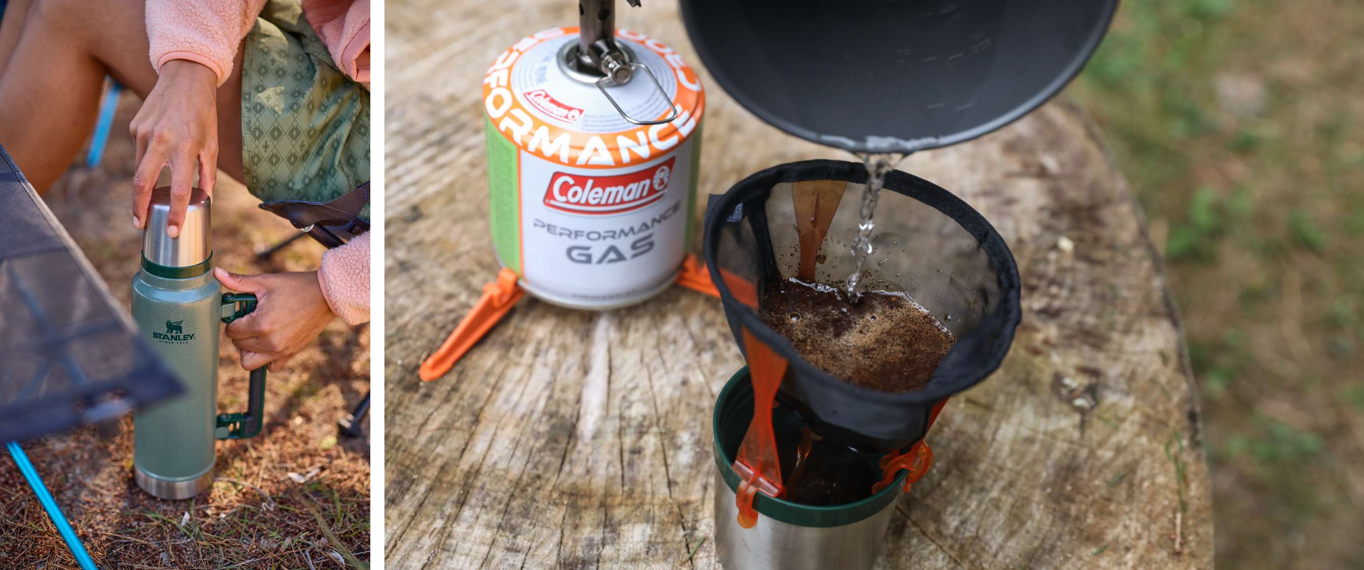 Du café est préparé dehors avec un filtre, une tasse en métal et un réchaud à gaz sur une table en bois.