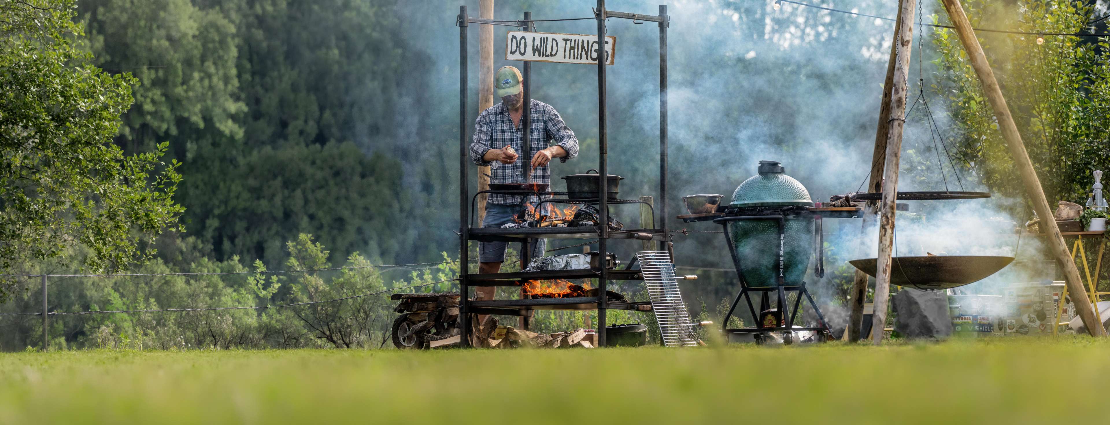 Cueillette sauvage et cuisine au feu de bois : team building chez BUIT