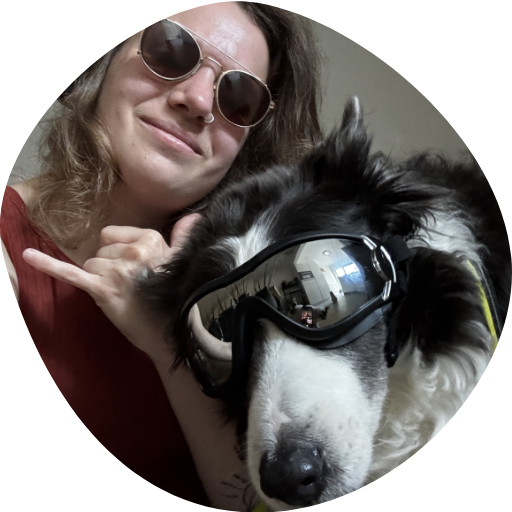 Photo de profil de Nina avec son chien Lana