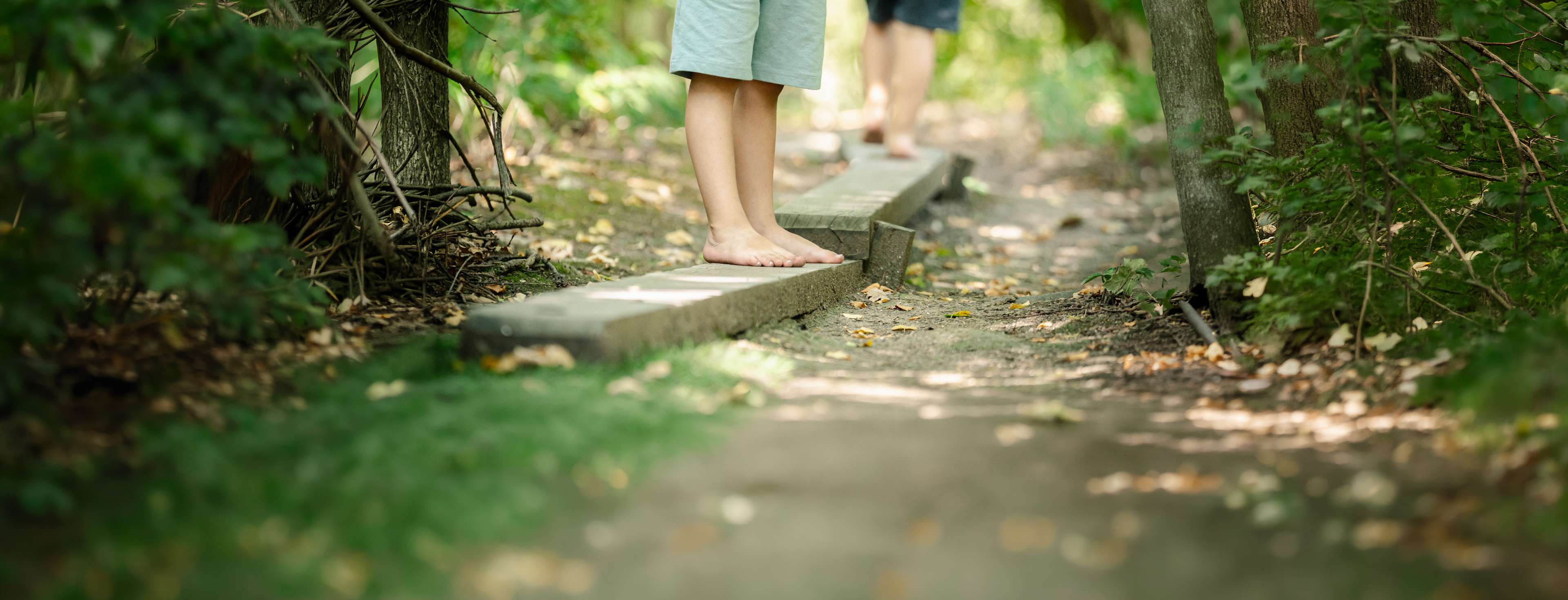 7 sentiers pieds nus à découvrir en Belgique