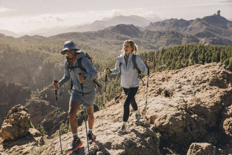 Wandelen met wandelstokken: tips van onze expert